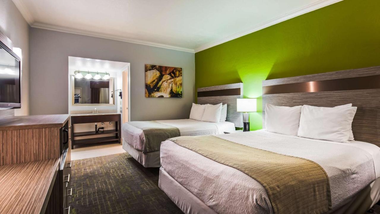 Best Western Innsuites Phoenix Hotel & Suites מראה חיצוני תמונה