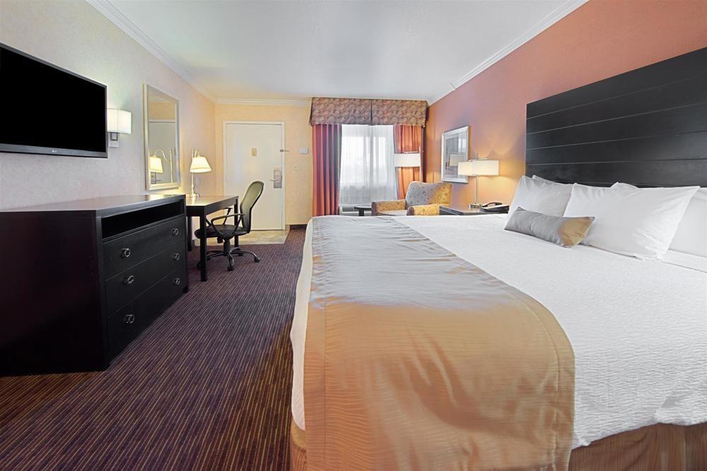 Best Western Innsuites Phoenix Hotel & Suites מראה חיצוני תמונה