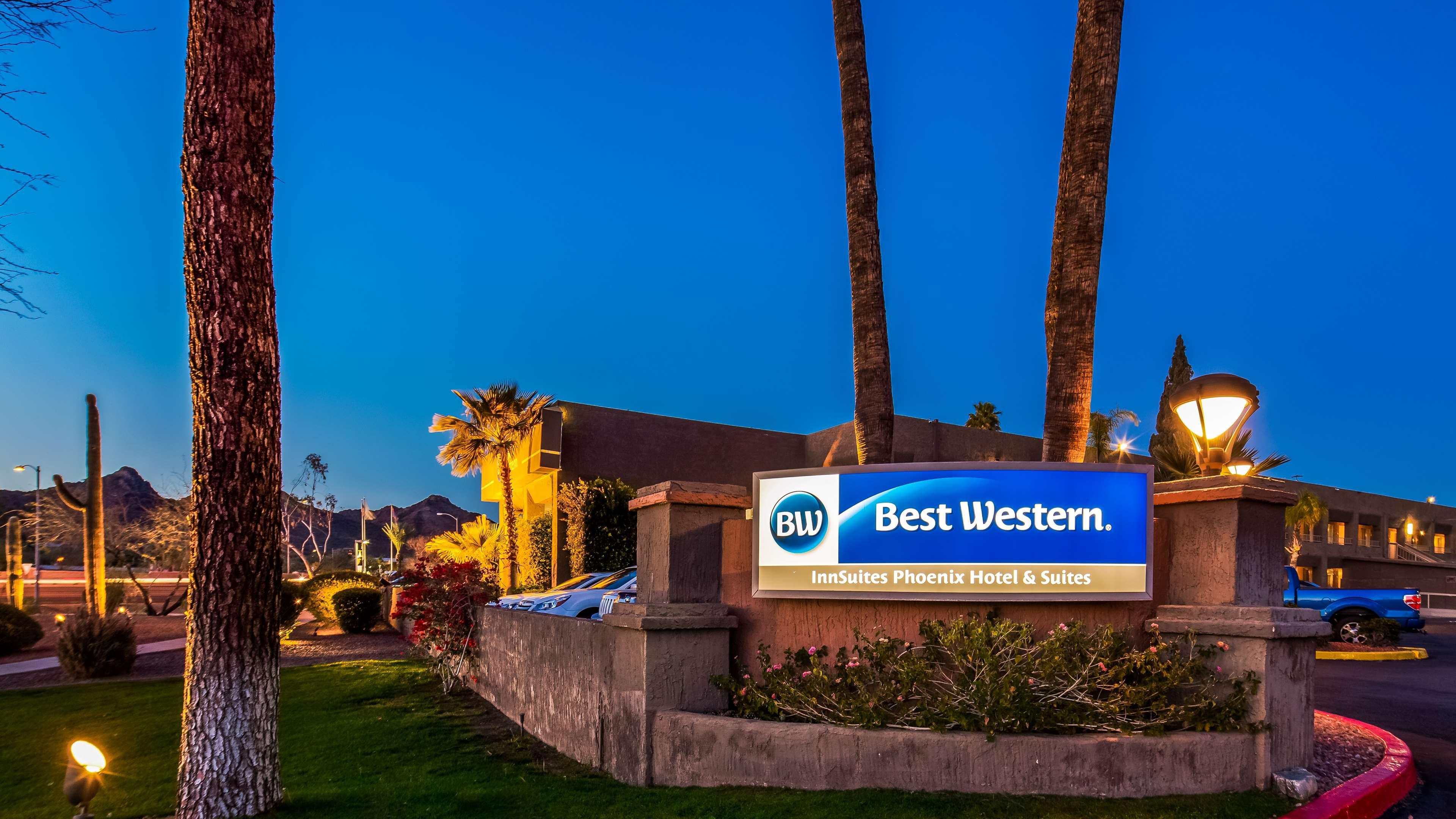 Best Western Innsuites Phoenix Hotel & Suites מראה חיצוני תמונה