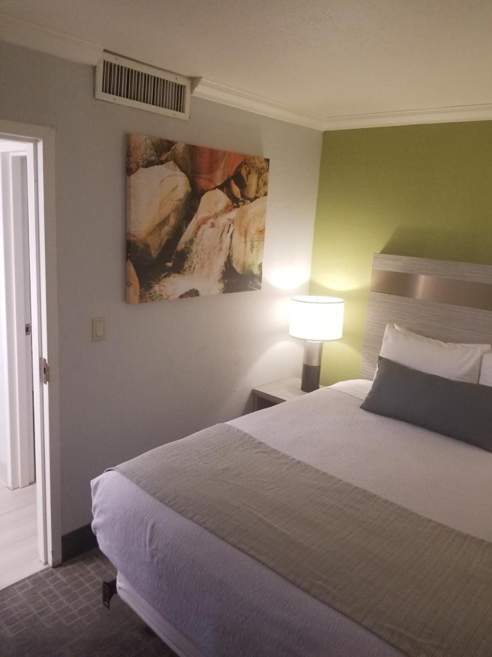 Best Western Innsuites Phoenix Hotel & Suites מראה חיצוני תמונה