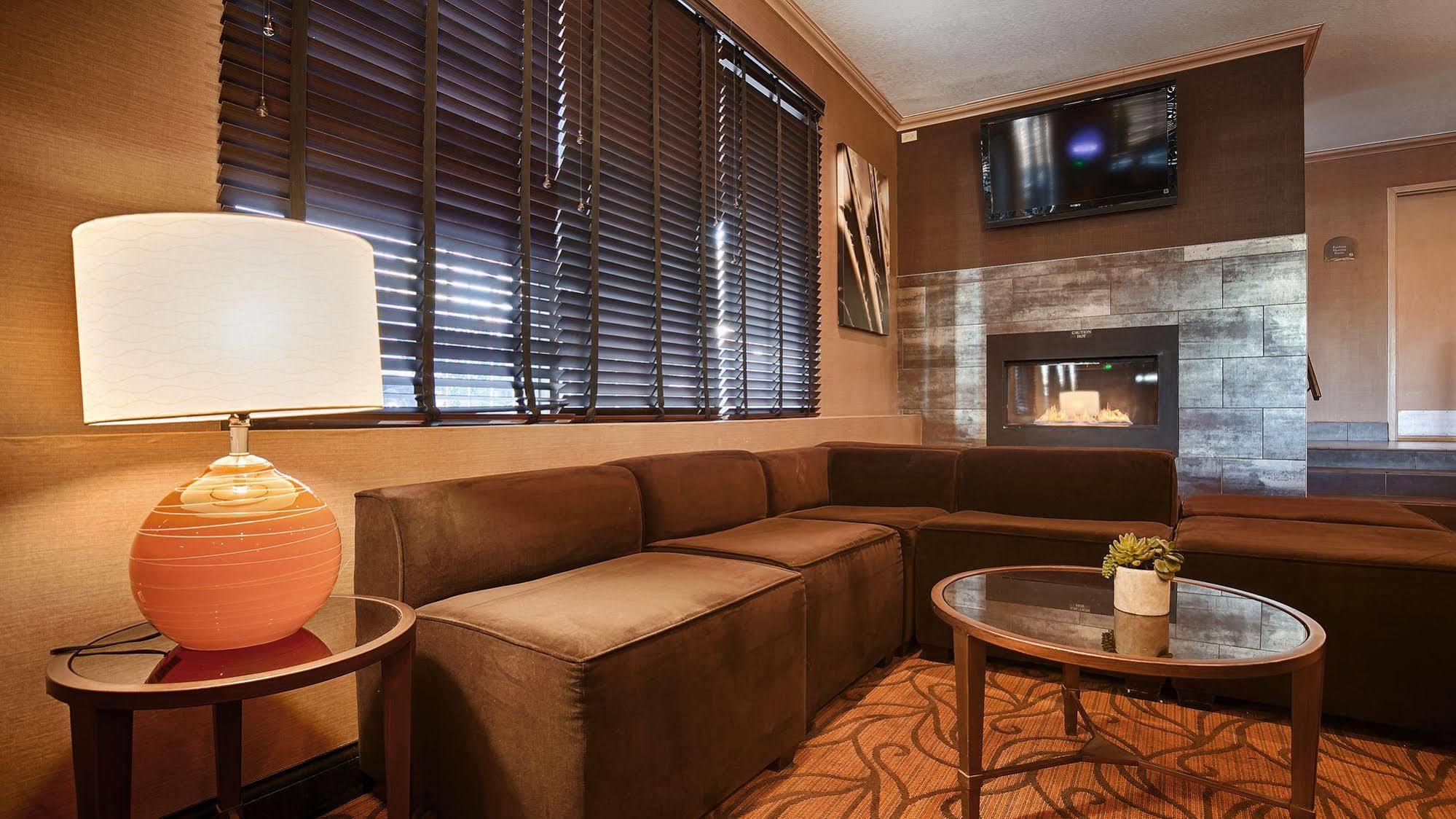 Best Western Innsuites Phoenix Hotel & Suites מראה חיצוני תמונה