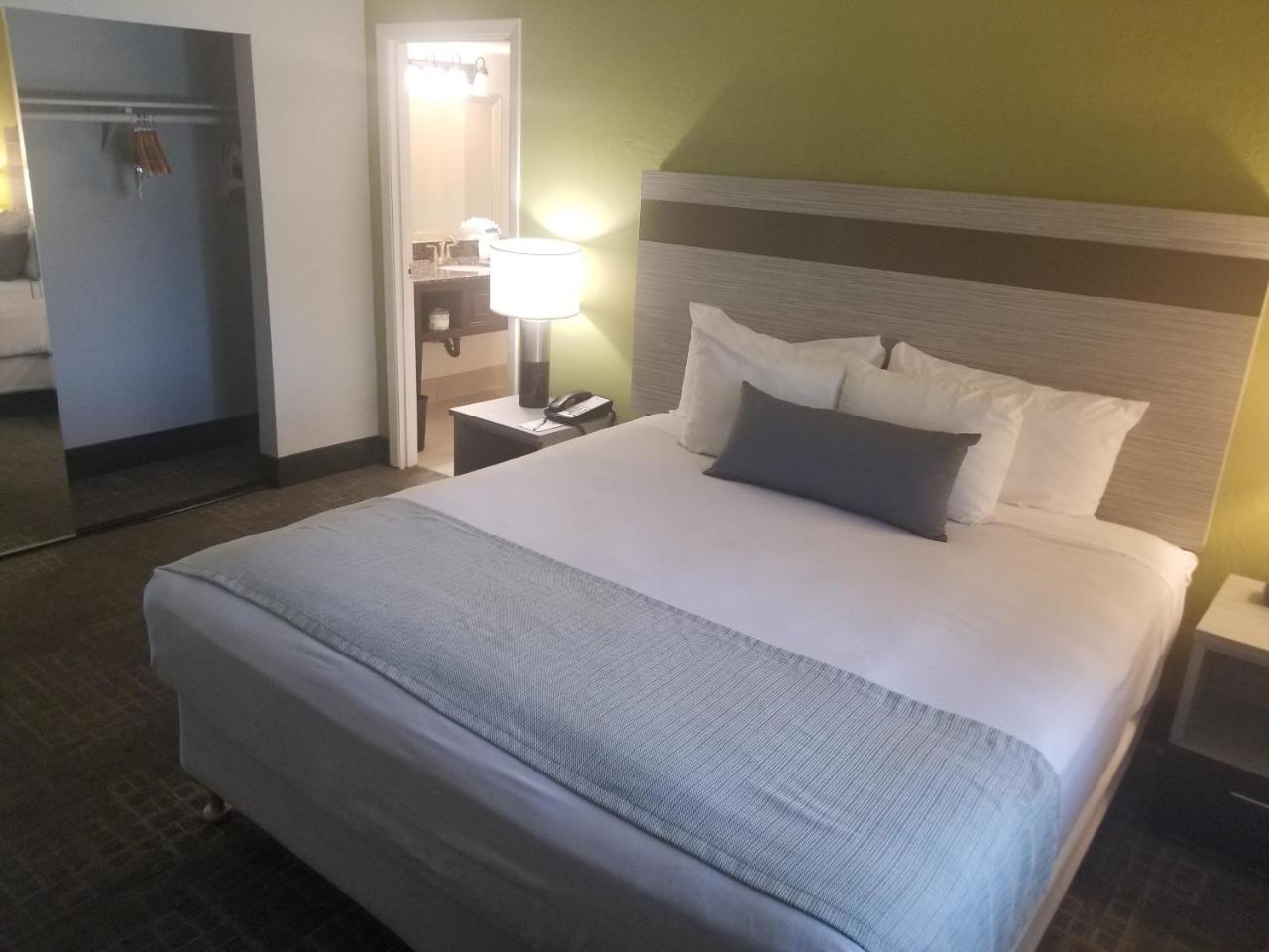 Best Western Innsuites Phoenix Hotel & Suites מראה חיצוני תמונה