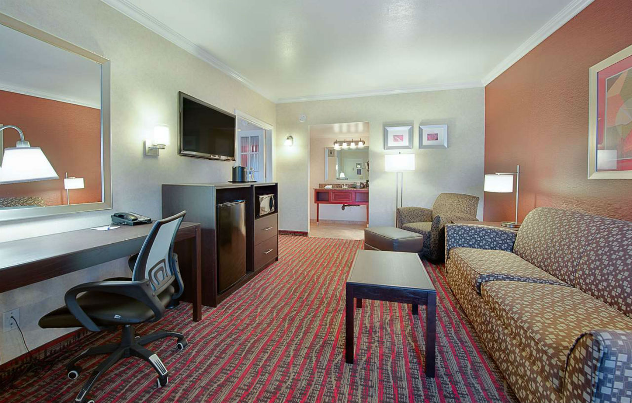 Best Western Innsuites Phoenix Hotel & Suites מראה חיצוני תמונה